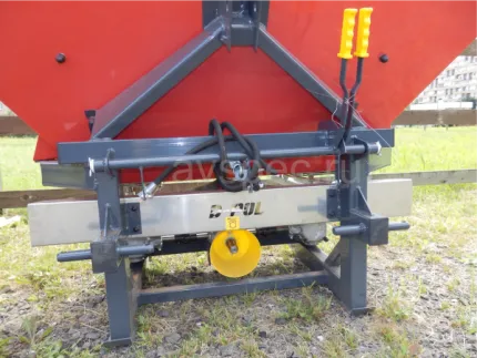 Разбрасыватель минеральных удобрений 800 литров усиленный