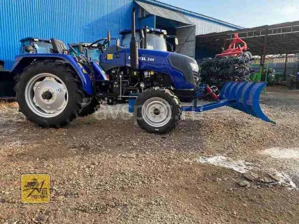 Трактор Lovol TE 244 HT с отвалом